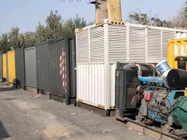 达坂城200KW柴油发电机机组每小时油耗是多少？